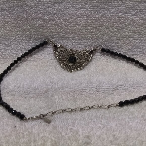 Fossil Crystals Pendant Dark Stones Center Beaded Necklace Great Condition - Picture 1 of 10